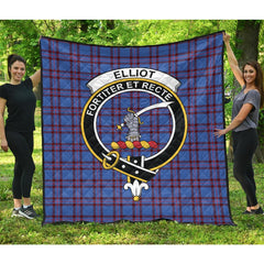 Elliot Modern Tartan Crest Quilt