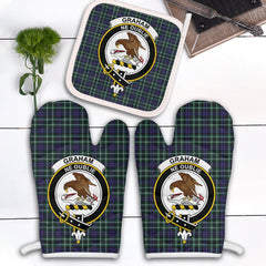 Graham Of Montrose Modern Tartan Crest Oven Mitt And Pot Holder (2 Oven Mitts + 1 Pot Holder)