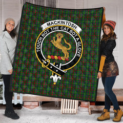 MacKintosh Hunting Tartan Crest Quilt