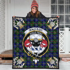 MacLeod of Harris Modern Tartan Crest Premium Quilt - Gold Thistle Style