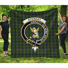 Stewart Hunting Tartan Crest Quilt