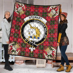 Stewart of Appin Modern Tartan Crest Premium Quilt - Gold Thistle Style