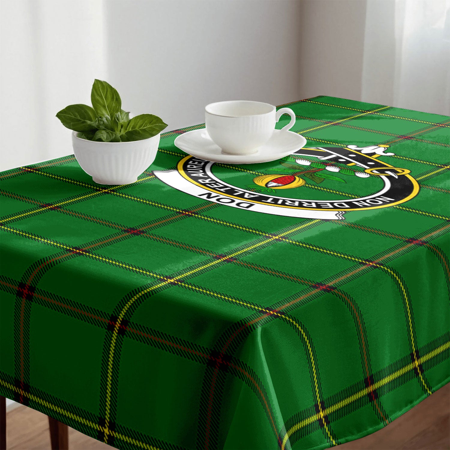 Don Tartan Crest Tablecloth