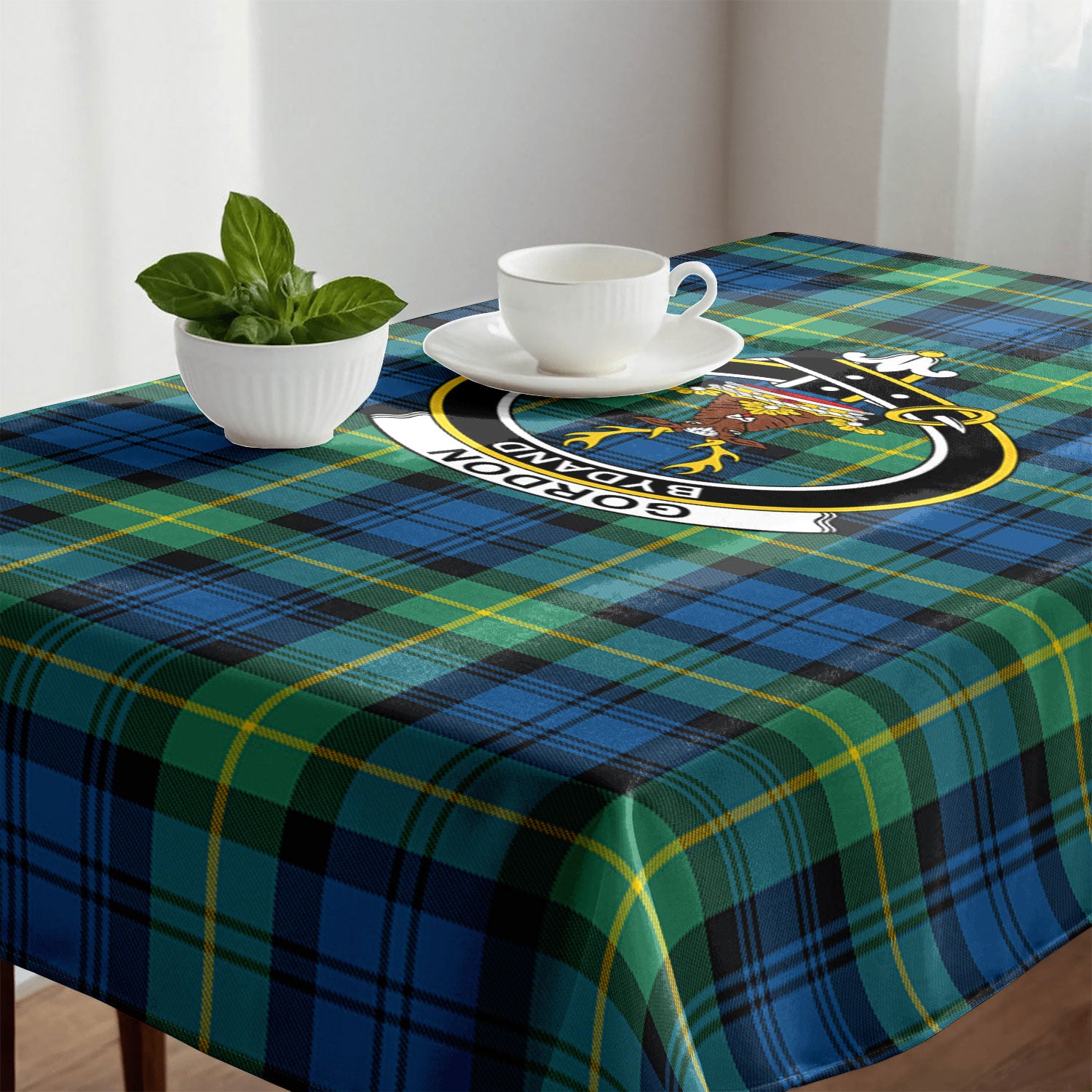 Gordon Ancient Tartan Crest Tablecloth