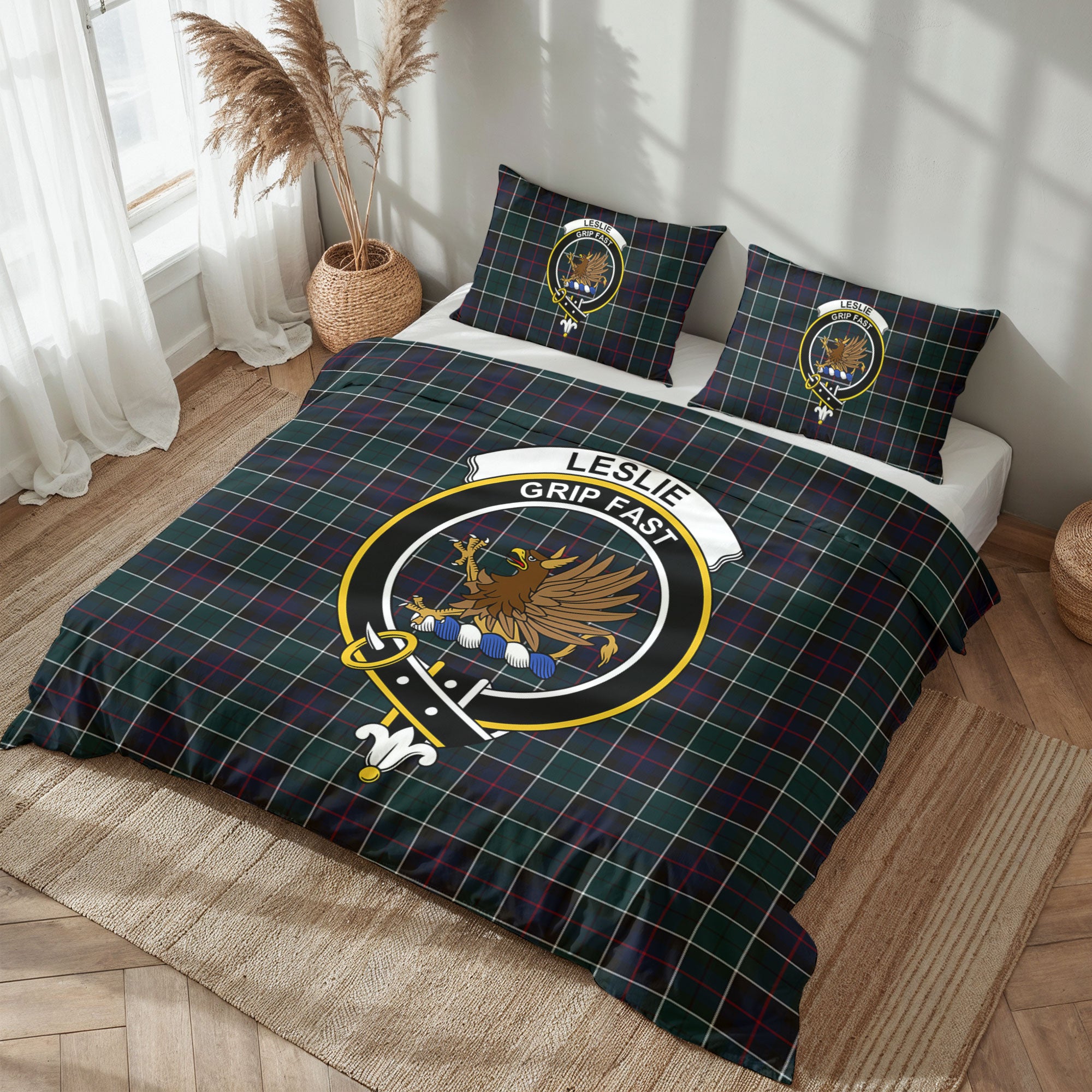 Leslie Hunting Modern Tartan Crest Bedding Set