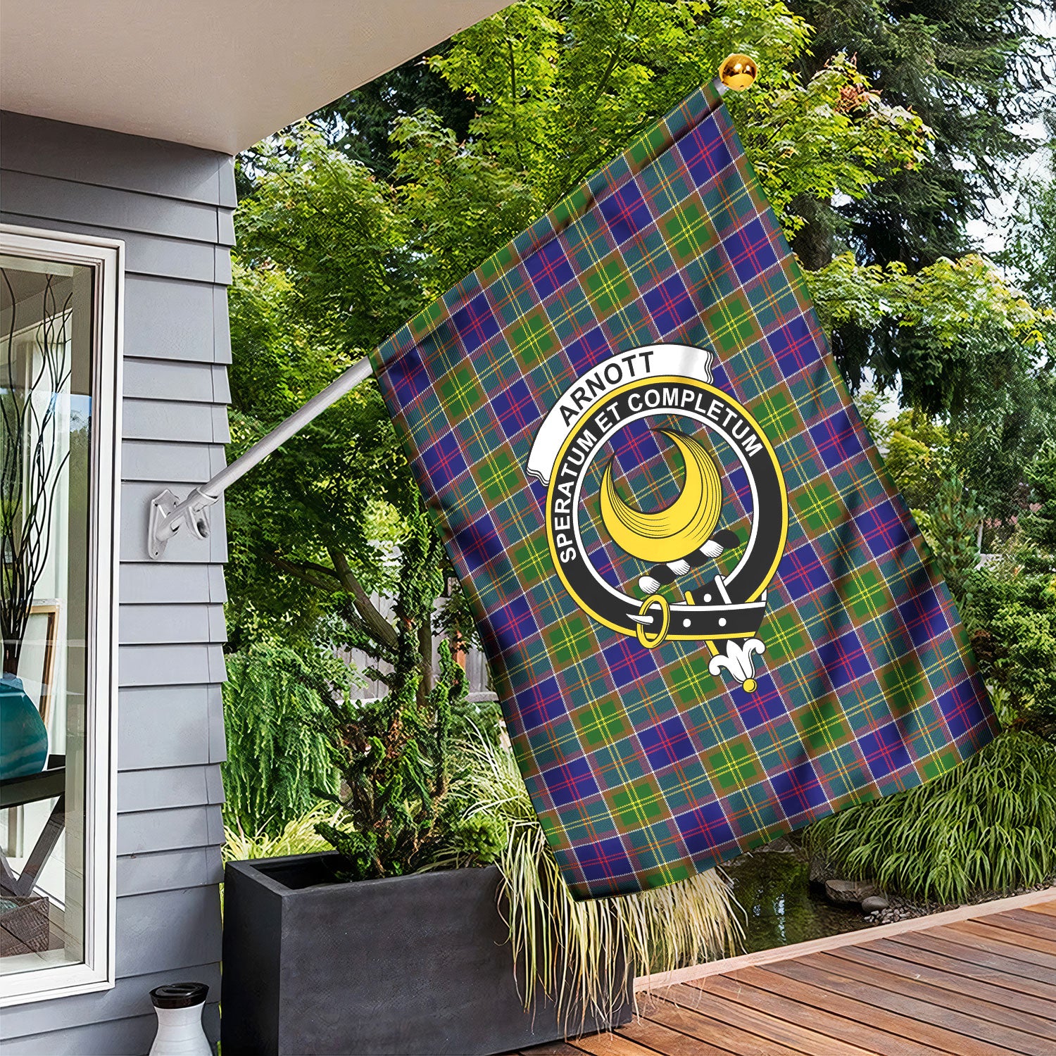 Arnott Tartan Crest Garden Flag