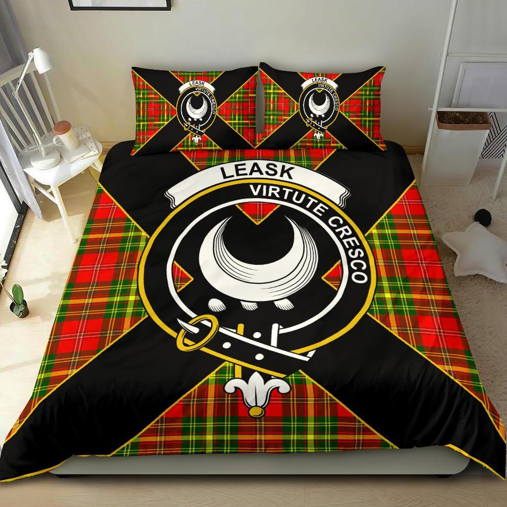 Leask Tartan Crest Bedding Set - Luxury Style