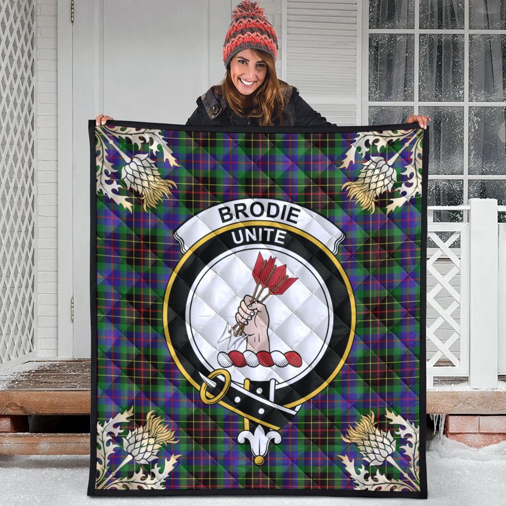 Brodie Hunting Modern Tartan Crest Premium Quilt - Gold Thistle Style