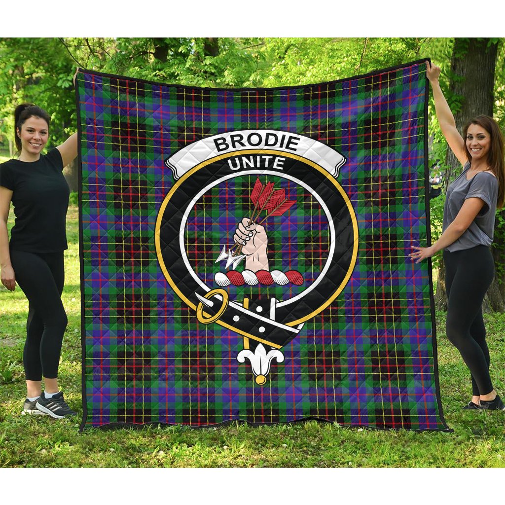 Brodie Hunting Modern Tartan Crest Quilt