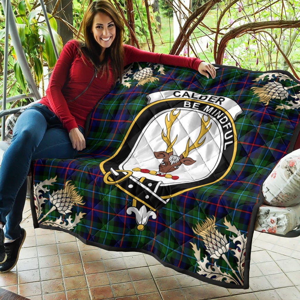 Calder Modern Tartan Crest Premium Quilt - Gold Thistle Style