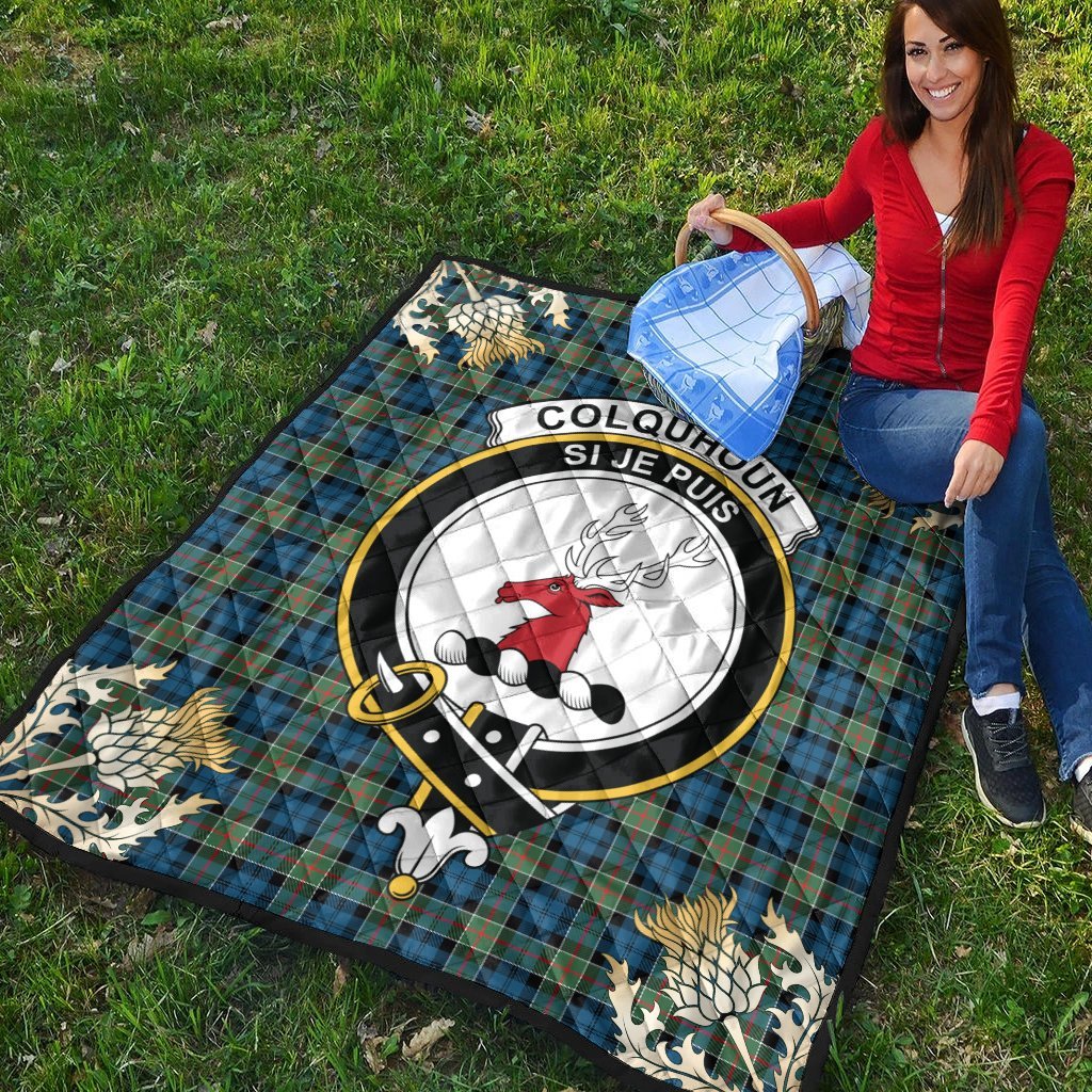 Colquhoun Ancient Tartan Crest Premium Quilt - Gold Thistle Style