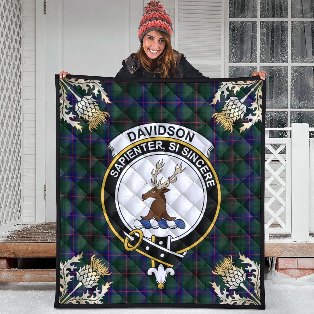 Davidson Modern Tartan Crest Premium Quilt - Gold Thistle Style