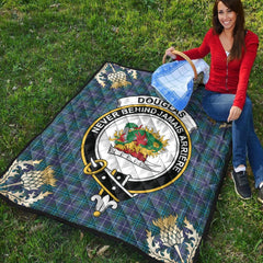Douglas Modern Tartan Crest Premium Quilt - Gold Thistle Style