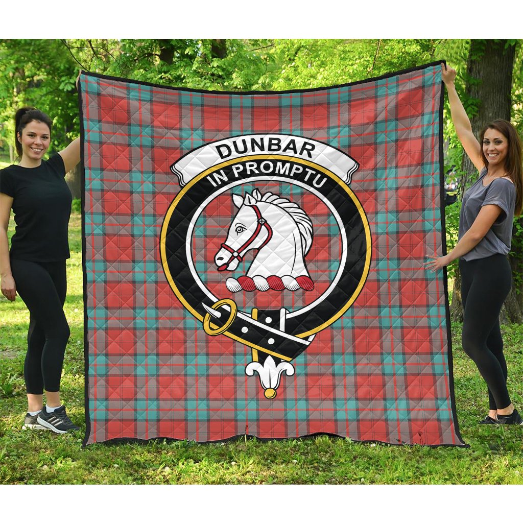 Dunbar Ancient Tartan Crest Quilt