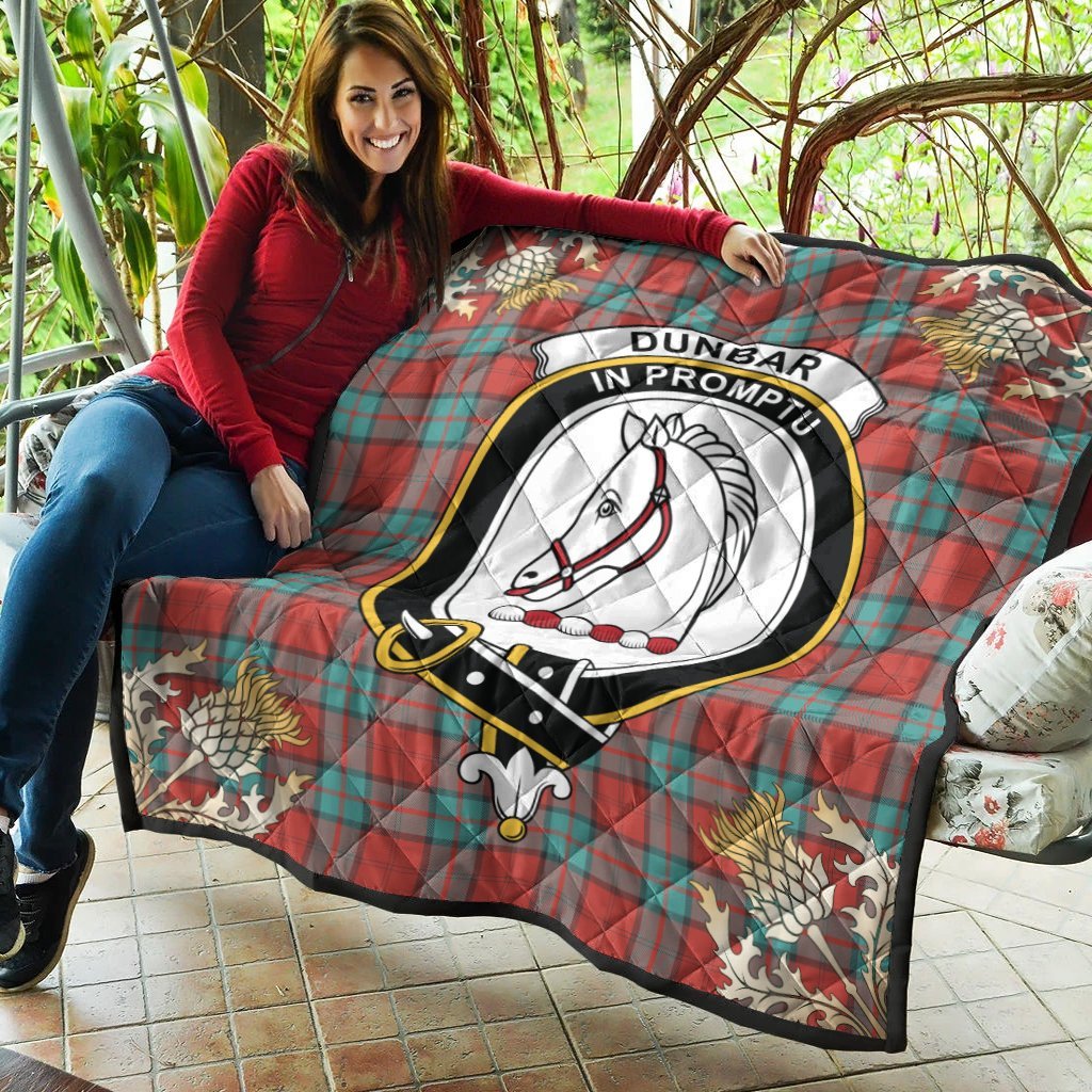 Dunbar Ancient Tartan Crest Premium Quilt - Gold Thistle Style