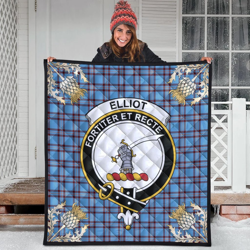 Elliot Ancient Tartan Crest Premium Quilt - Gold Thistle Style