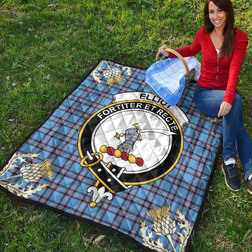 Elliot Ancient Tartan Crest Premium Quilt - Gold Thistle Style