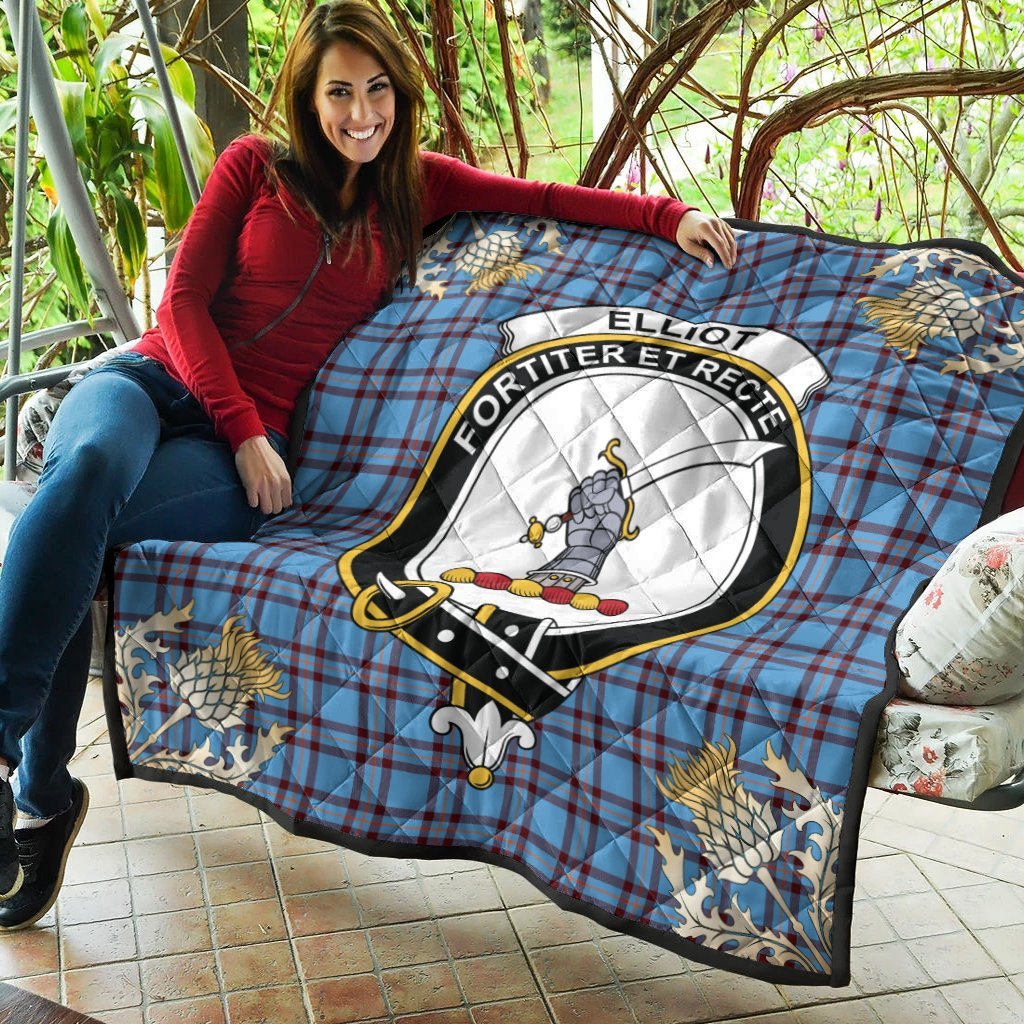 Elliot Ancient Tartan Crest Premium Quilt - Gold Thistle Style