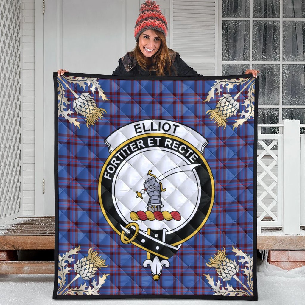Elliot Modern Tartan Crest Premium Quilt - Gold Thistle Style