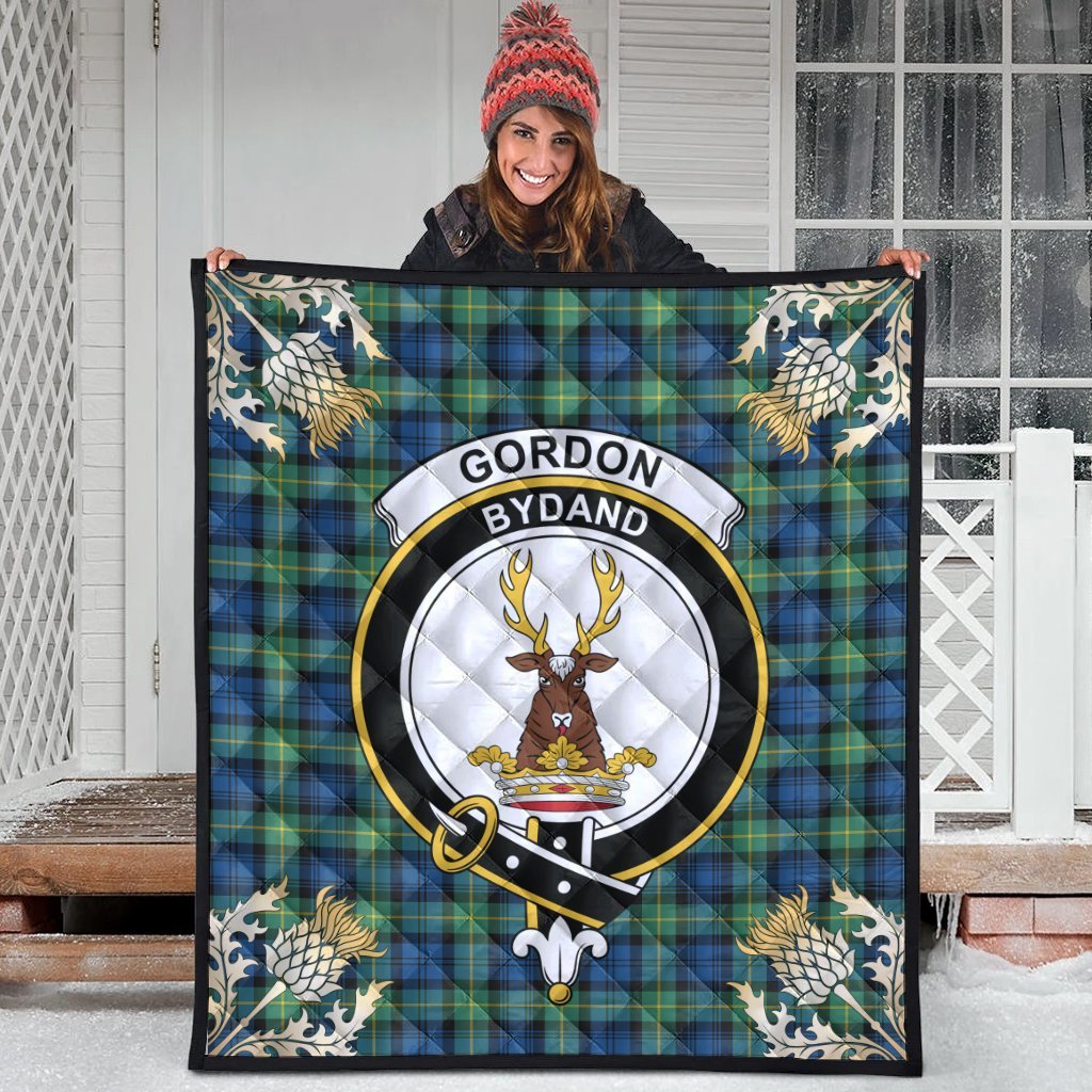 Gordon Ancient Tartan Crest Premium Quilt - Gold Thistle Style