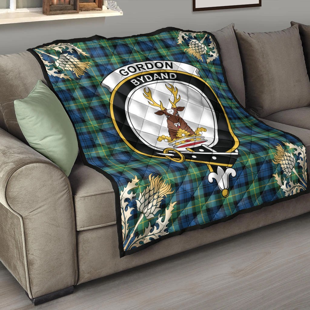 Gordon Ancient Tartan Crest Premium Quilt - Gold Thistle Style