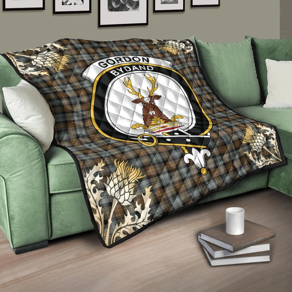 Gordon Weathered Tartan Crest Premium Quilt - Gold Thistle Style