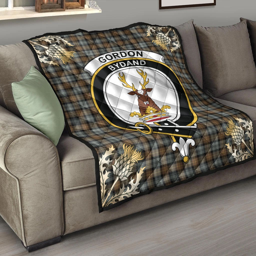 Gordon Weathered Tartan Crest Premium Quilt - Gold Thistle Style
