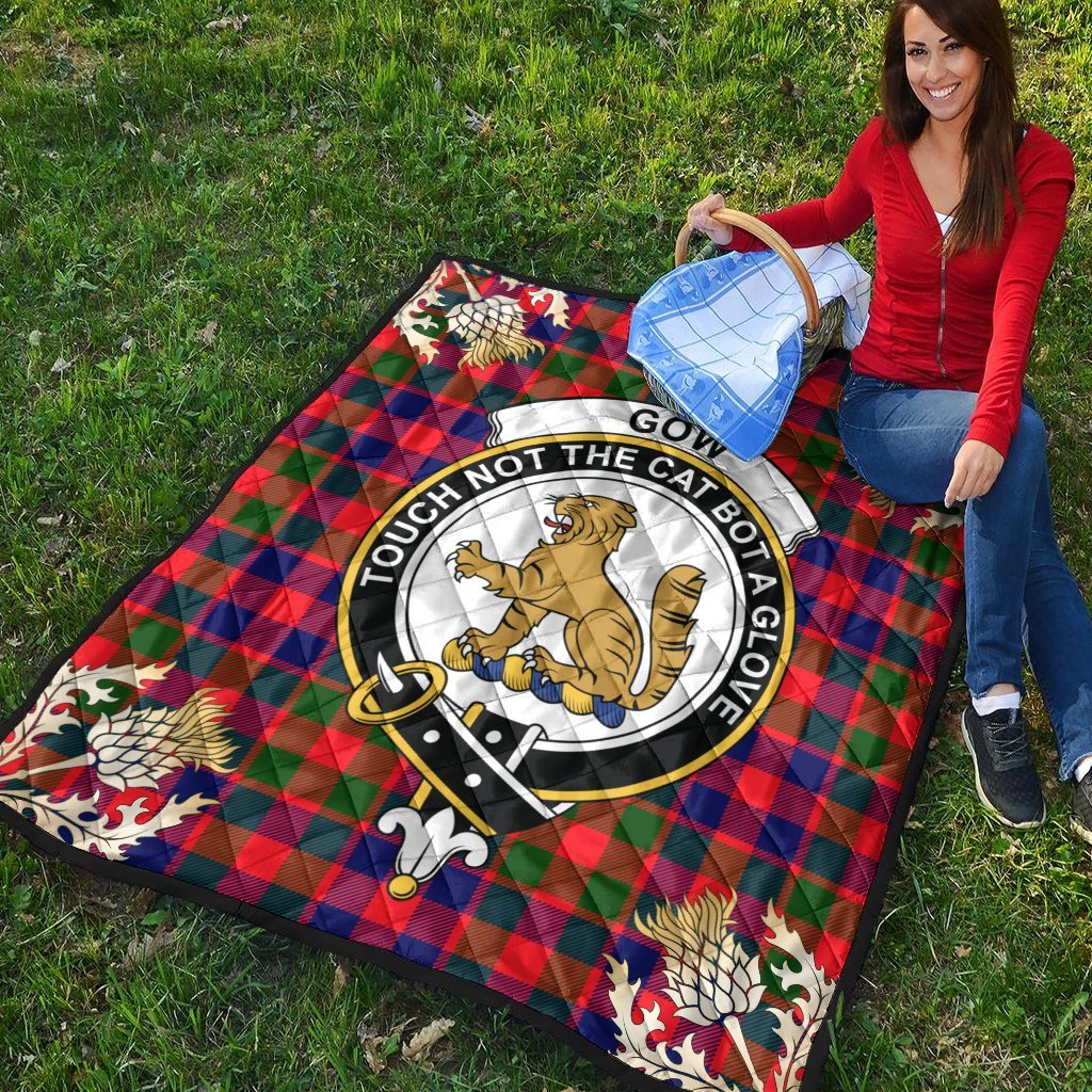Gow of McGouan Tartan Crest Premium Quilt - Gold Thistle Style