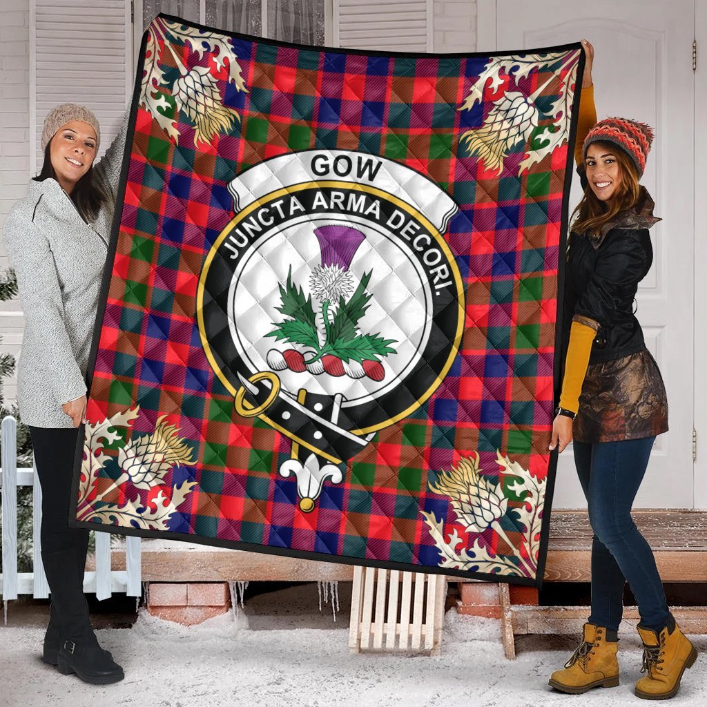 Gow of Skeoch Tartan Crest Premium Quilt - Gold Thistle Style