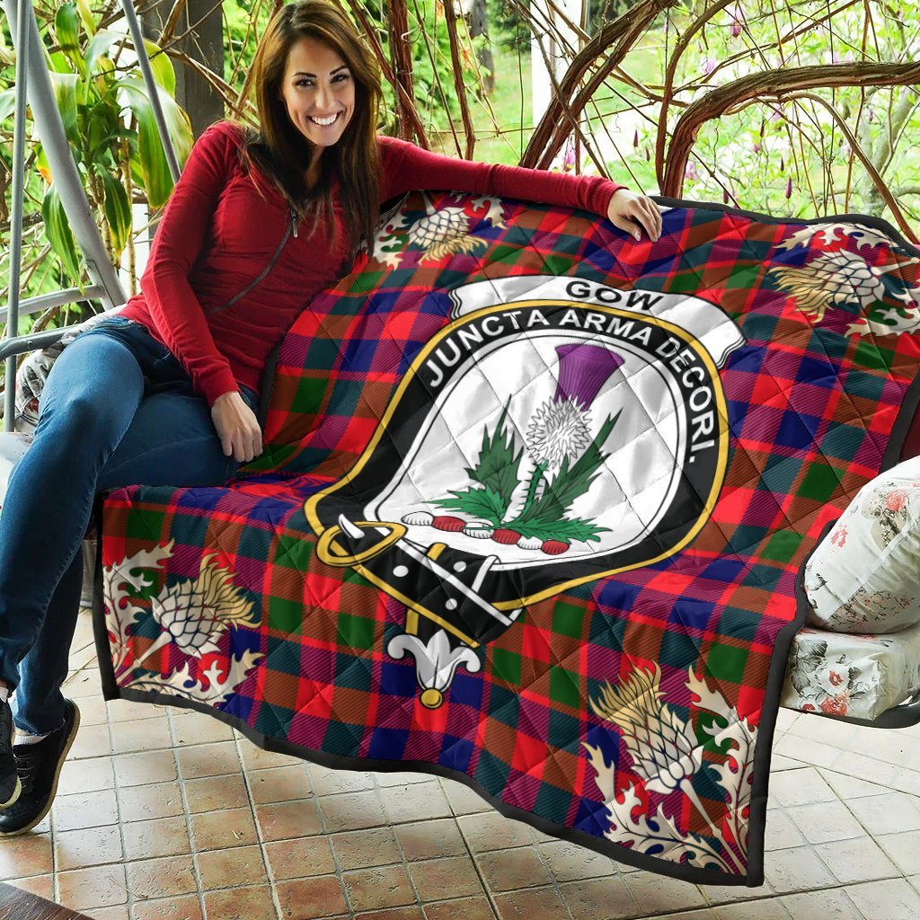 Gow of Skeoch Tartan Crest Premium Quilt - Gold Thistle Style