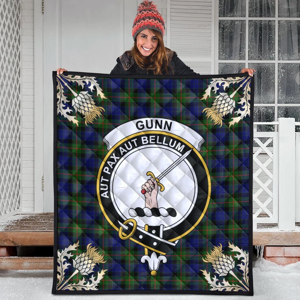 Gunn Modern Tartan Crest Premium Quilt - Gold Thistle Style