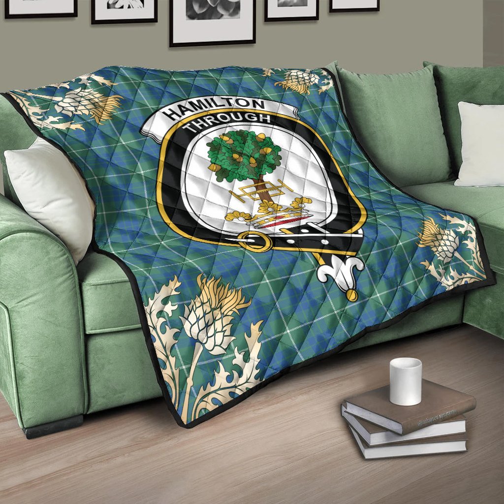 Hamilton Hunting Ancient Tartan Crest Premium Quilt - Gold Thistle Style