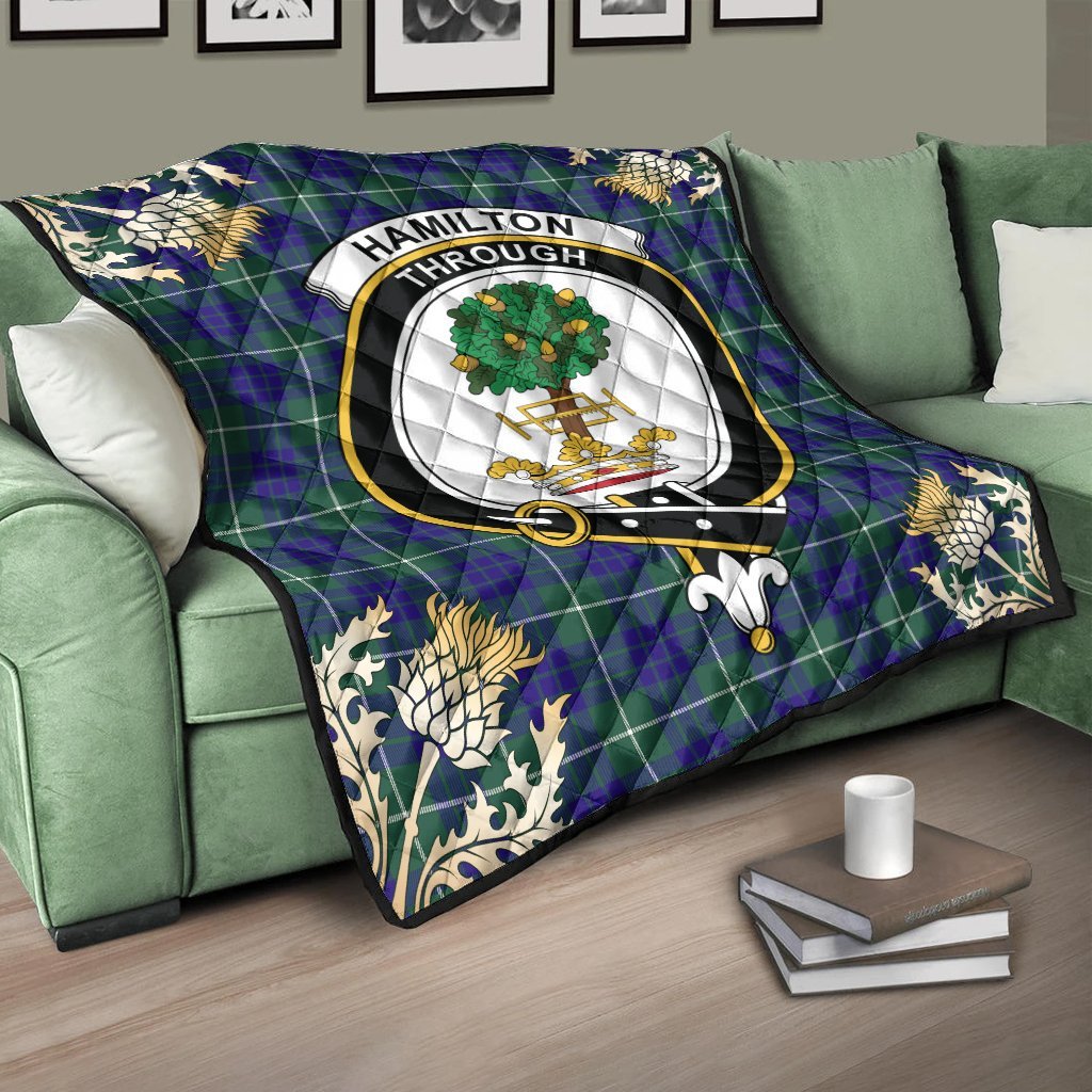 Hamilton Hunting Modern Tartan Crest Premium Quilt - Gold Thistle Style