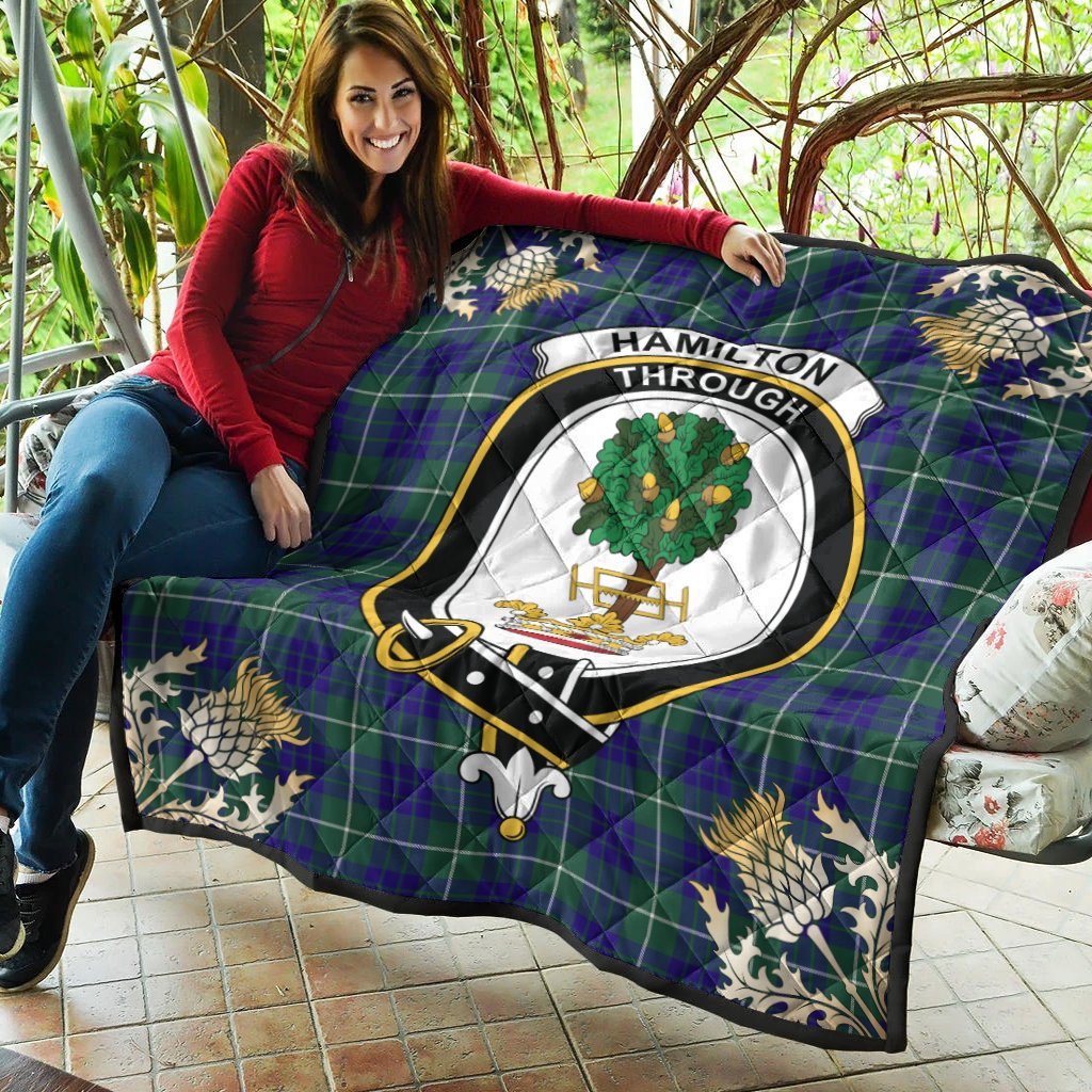 Hamilton Hunting Modern Tartan Crest Premium Quilt - Gold Thistle Style