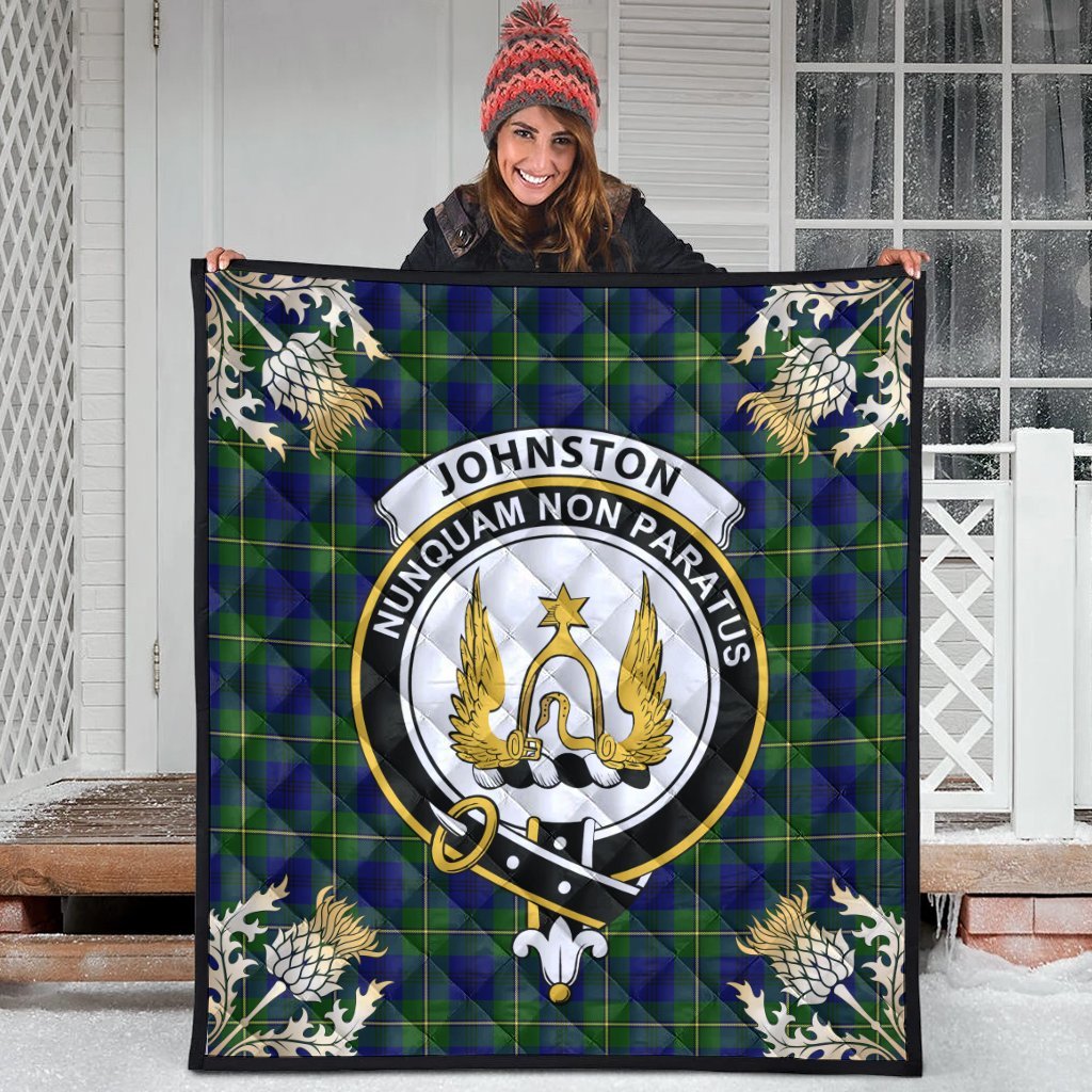 Johnston Modern Tartan Crest Premium Quilt - Gold Thistle Style