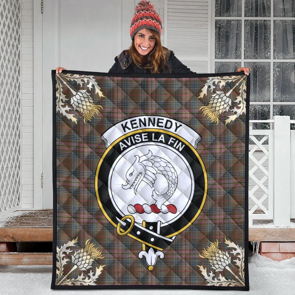 Kennedy Weathered Tartan Crest Premium Quilt - Gold Thistle Style