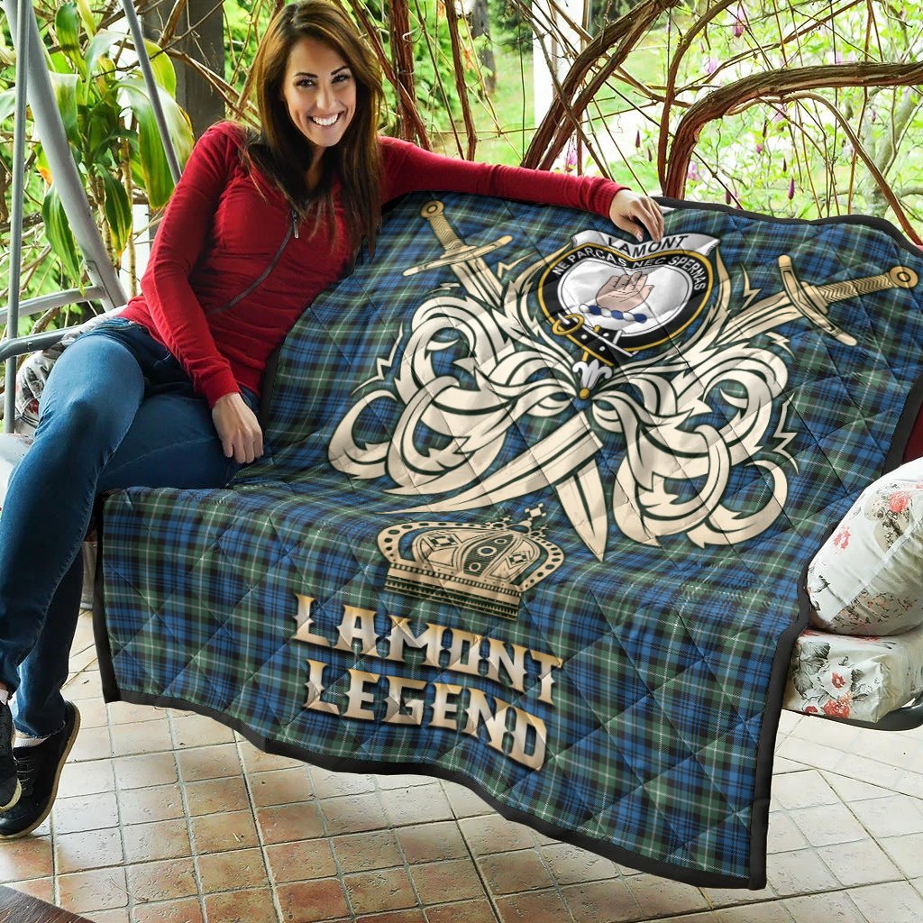 Lamont Ancient Tartan Crest Legend Gold Royal Premium Quilt