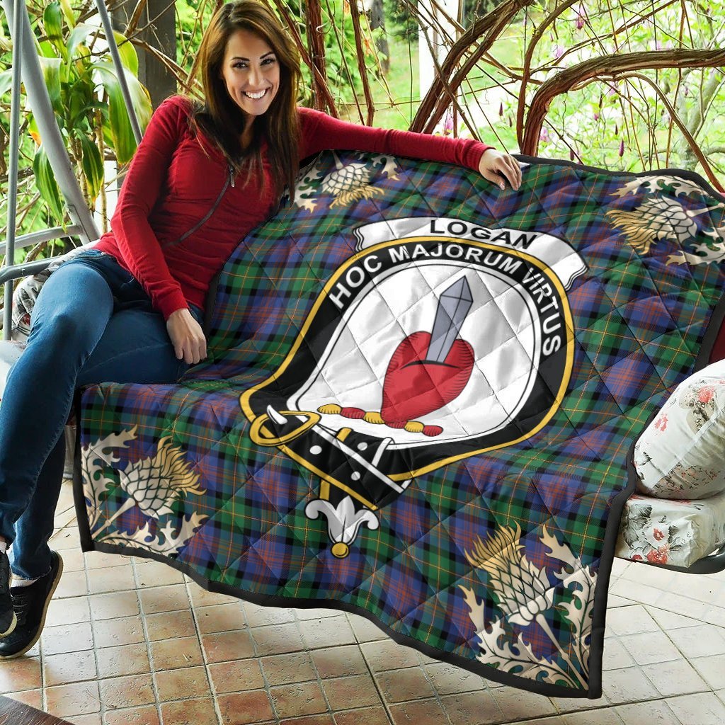 Logan Ancient Tartan Crest Premium Quilt - Gold Thistle Style