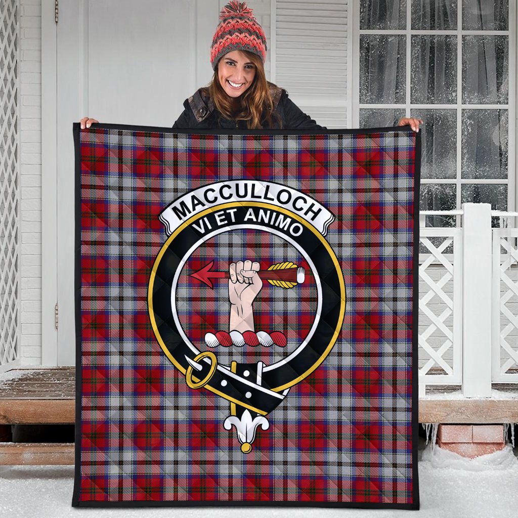 MacCulloch Dress Tartan Crest Quilt