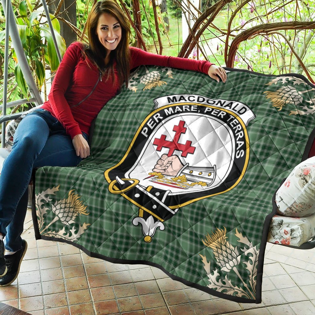 MacDonald Lord of the Isles Hunting Tartan Crest Premium Quilt - Gold Thistle Style