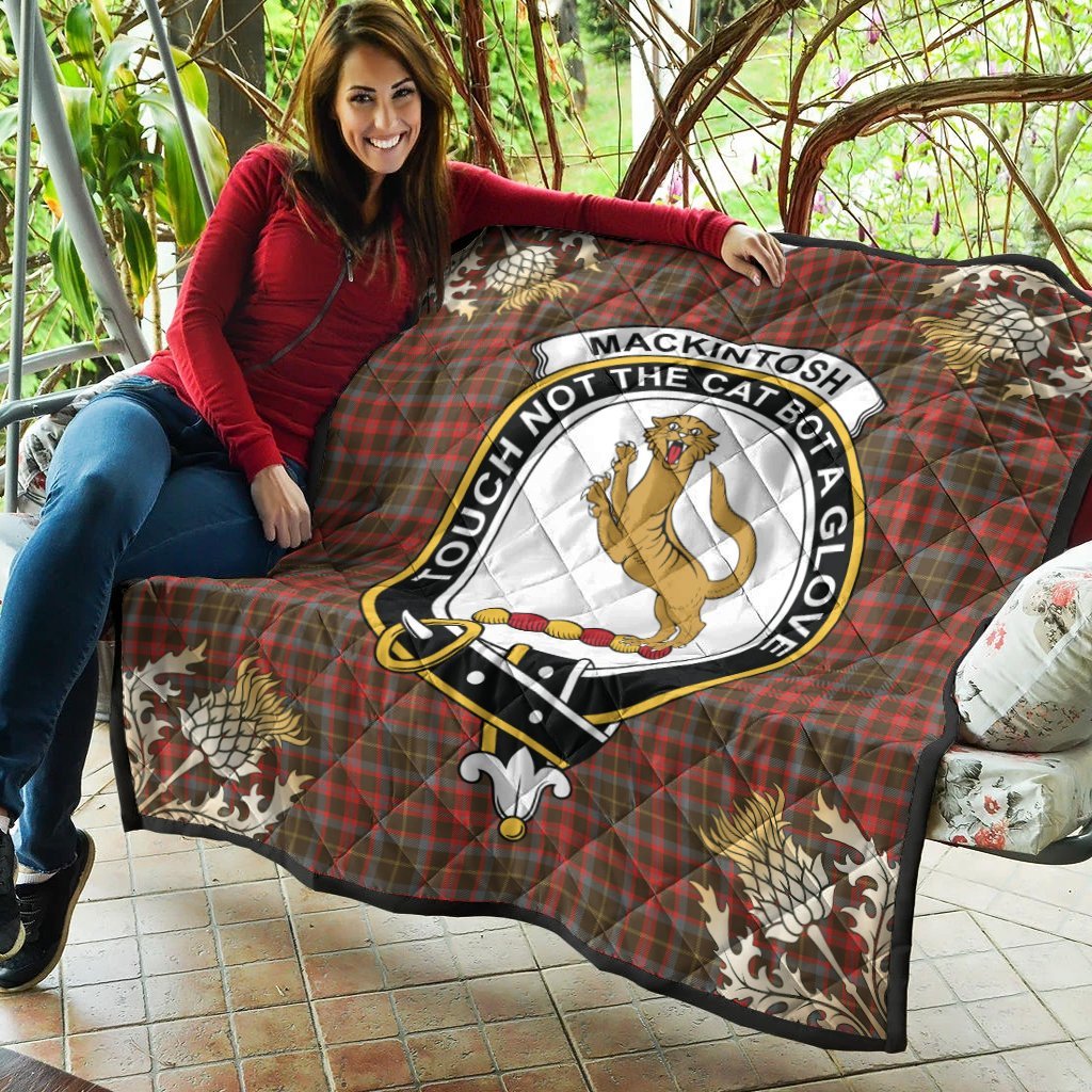MacKintosh Hunting Weathered Tartan Crest Premium Quilt - Gold Thistle Style