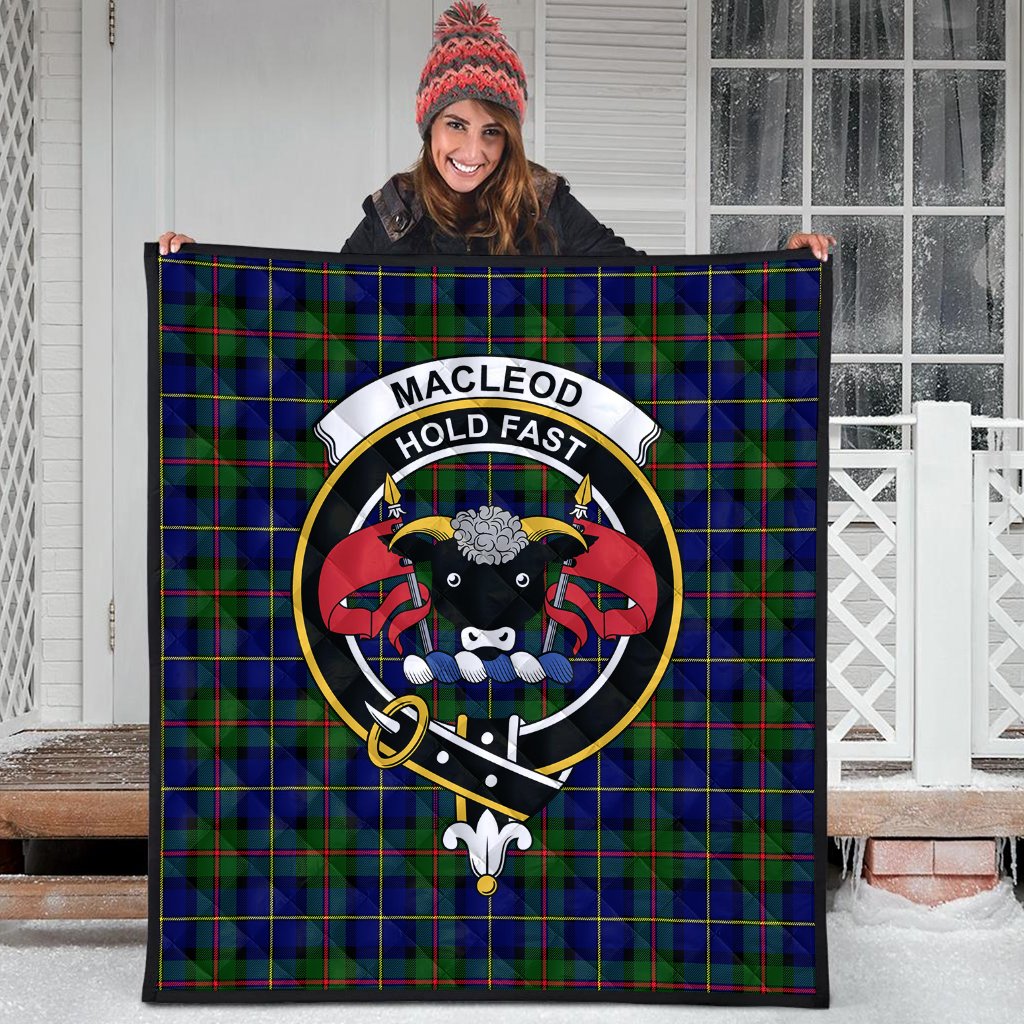 MacLeod of Harris Family Modern Tartan Crest Quilt