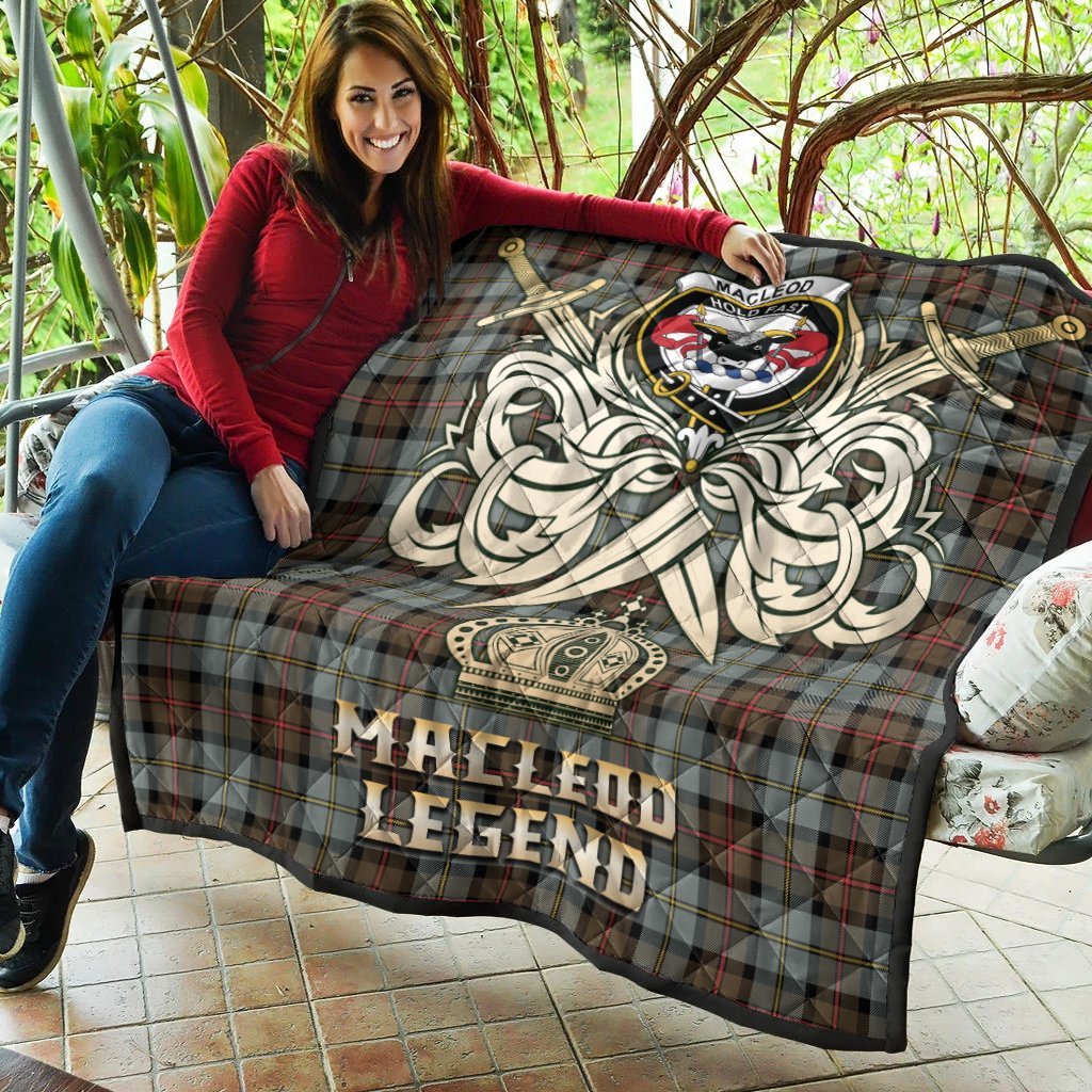 MacLeod of Harris Weathered Tartan Crest Legend Gold Royal Premium Quilt