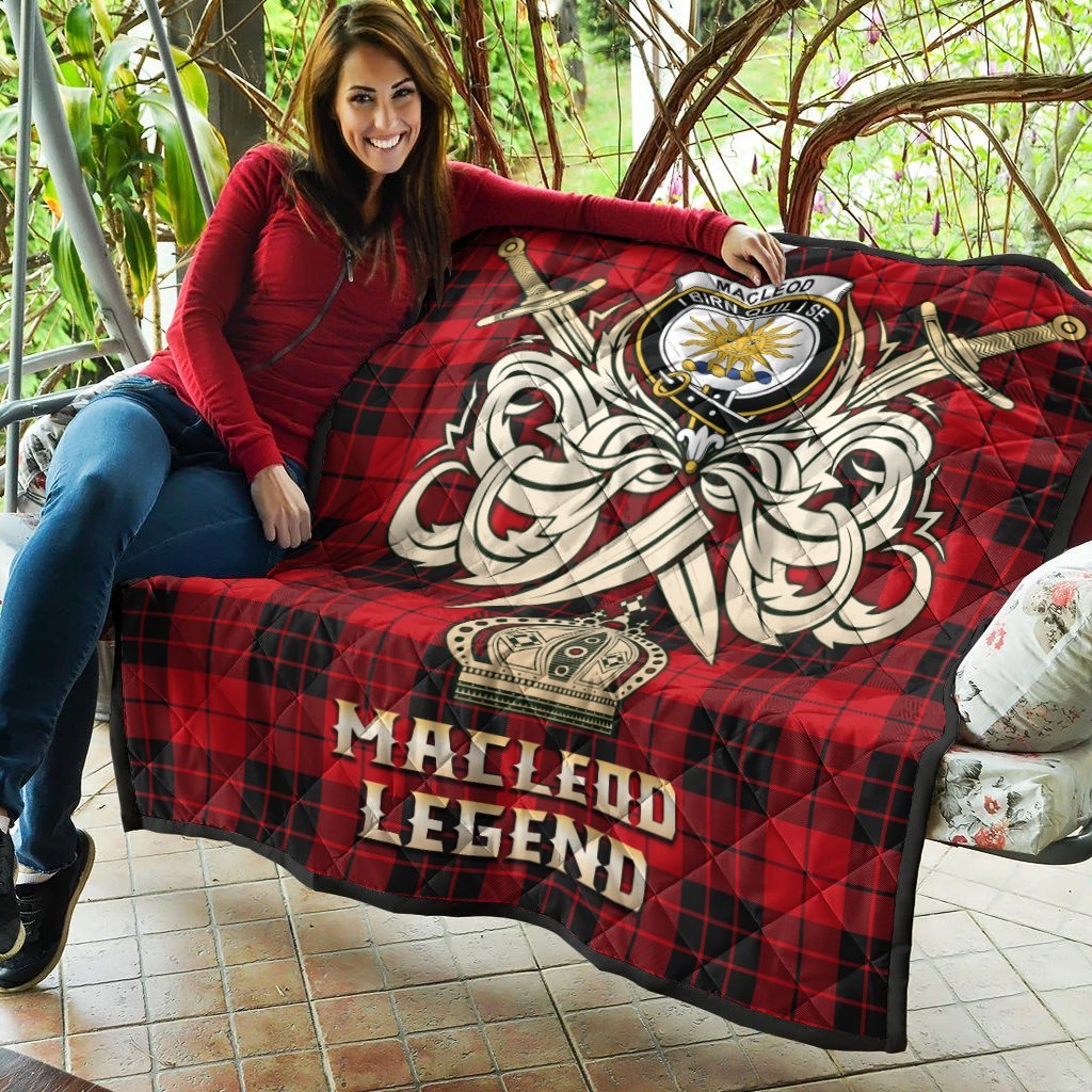 MacLeod of Raasay Tartan Crest Legend Gold Royal Premium Quilt