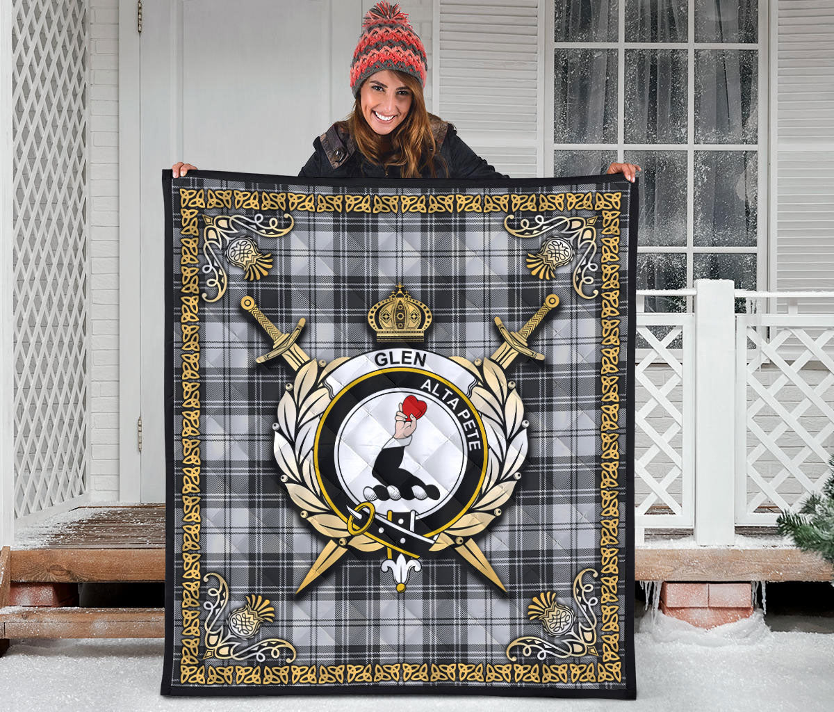 Glen Tartan Crest Premium Quilt - Celtic Thistle Style