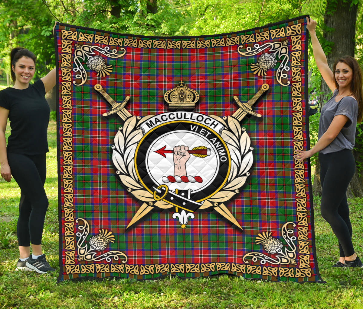 MacCulloch (McCulloch) Tartan Crest Premium Quilt - Celtic Thistle Style