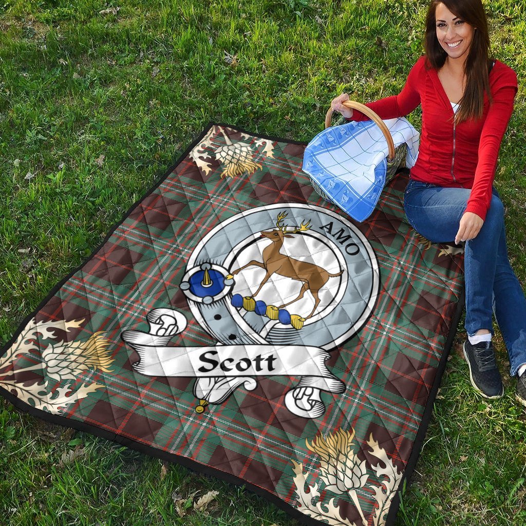 Scott Brown Ancient Tartan Crest Premium Quilt - Gold Thistle Style