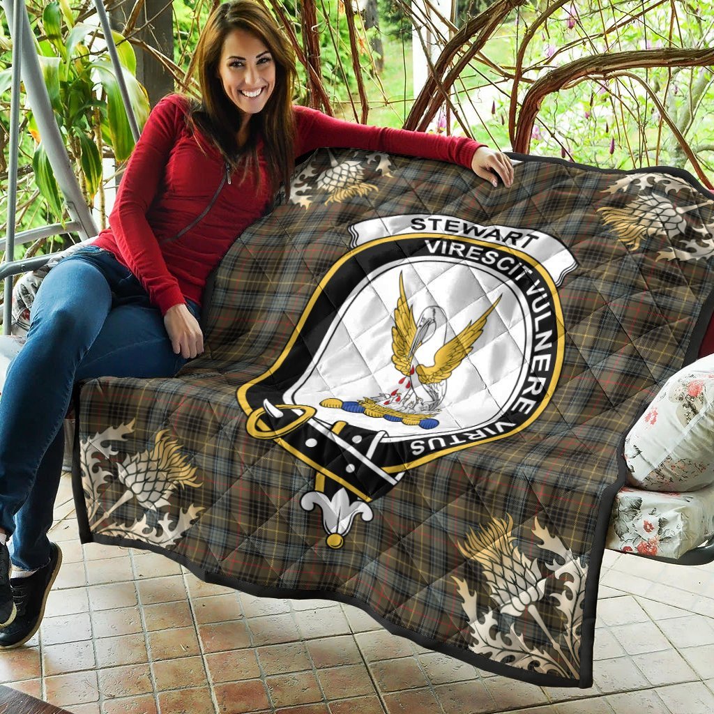 Stewart Hunting Weathered Tartan Crest Premium Quilt - Gold Thistle Style