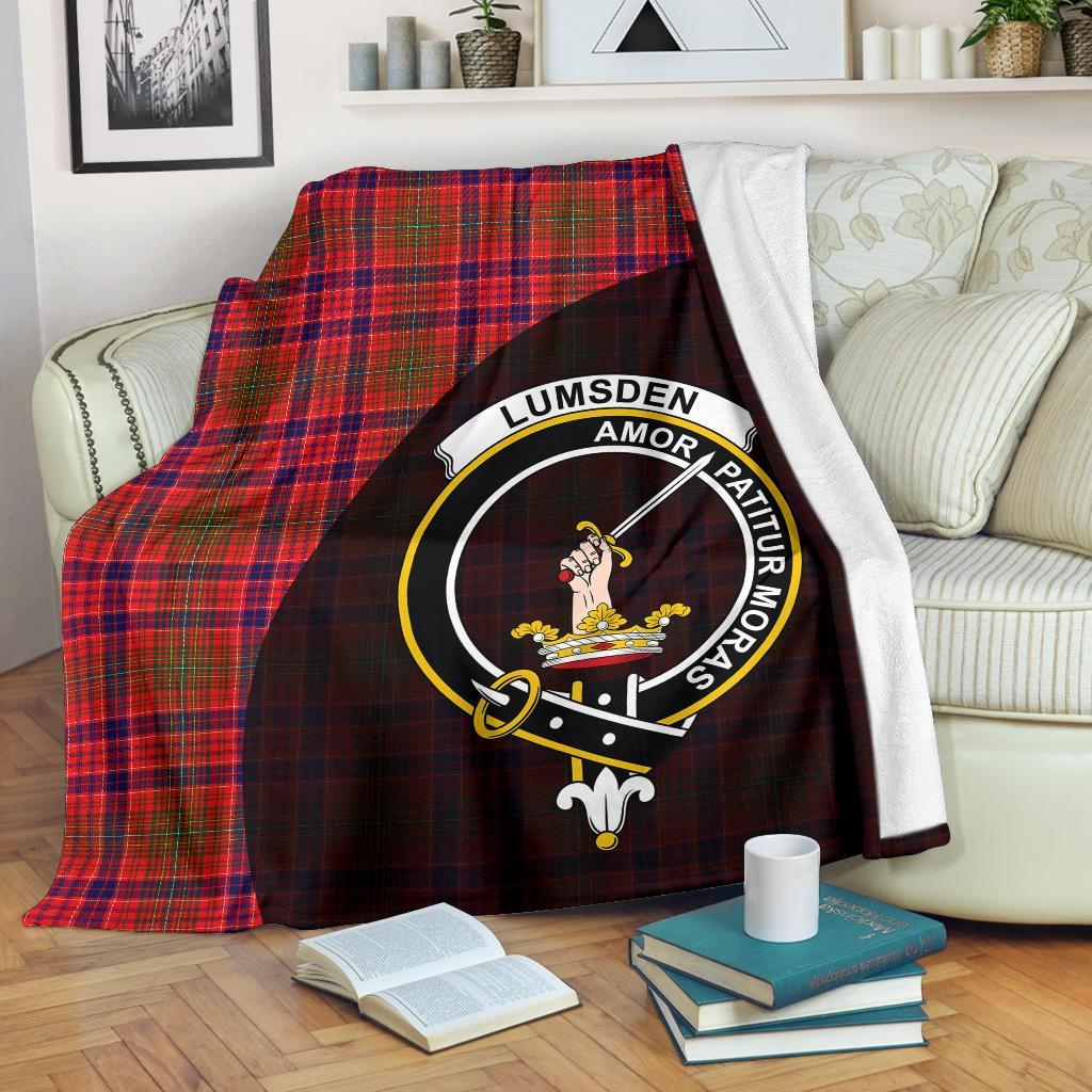 Lumsden Modern Tartan Crest Blanket Wave Style