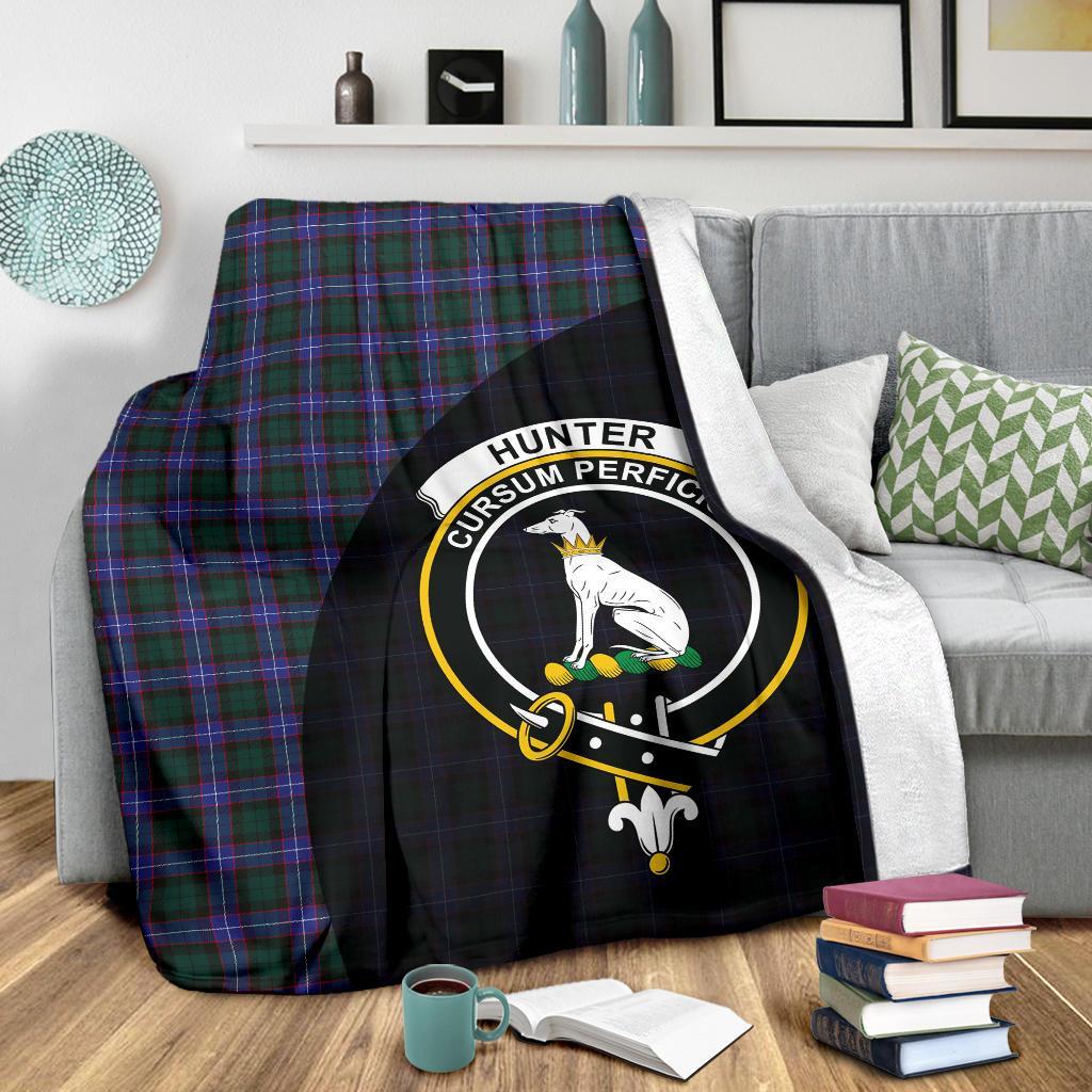 Hunter Modern Tartan Crest Blanket Wave Style